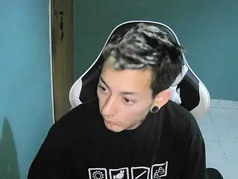 Snapshot of Jughead_16 chatting on 09-11-25, 04:29 Jughead 16 online show from 09-11-25, 04:29