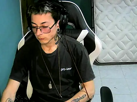 Snapshot of Jughead_16 chatting on 10-01-25, 05:01 Jughead 16 online show from 10-01-25, 05:01