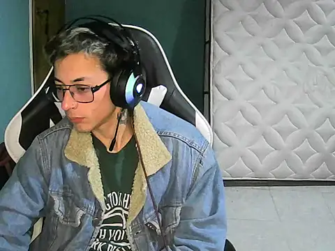 Snapshot of Jughead_16 chatting on 09-27-25, 01:56 Jughead 16 online show from 09-27-25, 01:56