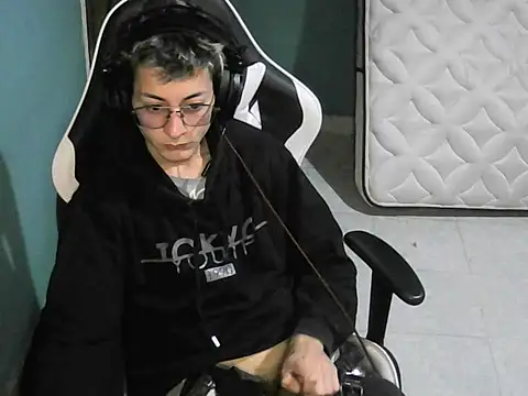 Snapshot of Jughead_16 chatting on 10-05-25, 11:50 Jughead 16 online show from 10-05-25, 11:50