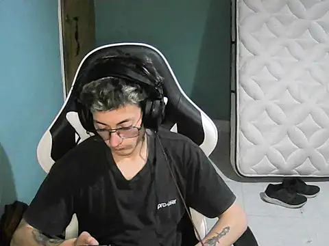 Snapshot of Jughead_16 chatting on 10-03-25, 02:15 Jughead 16 online show from 10-03-25, 02:15