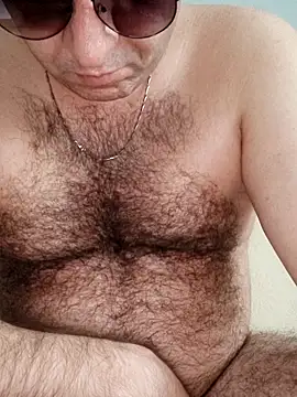 Snapshot of fraud705 chatting on 12-04-25, 01:43 fraud705 online show from 12-04-25, 01:43