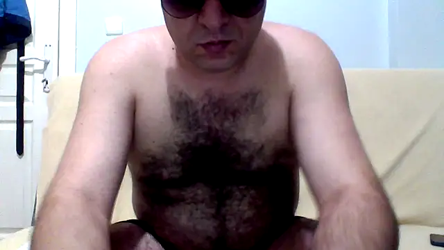 Snapshot of fraud705 chatting on 03-14-26, 07:20 fraud705 online show from 03-14-26, 07:20