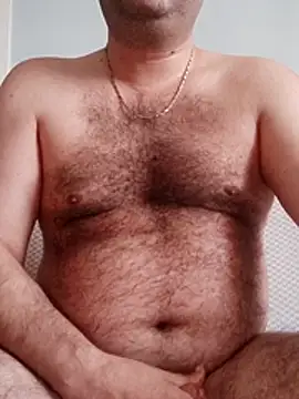 Snapshot of fraud705 chatting on 12-20-25, 01:47 fraud705 online show from 12-20-25, 01:47