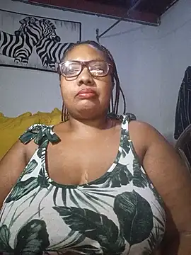 Snapshot of YELLOW_BONE chatting on 05-10-26, 09:05 YELLOW BONE online show from 05-10-26, 09:05