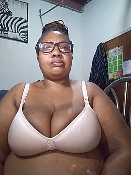 Snapshot of YELLOW_BONE chatting on 05-24-26, 09:36 YELLOW BONE online show from 05-24-26, 09:36