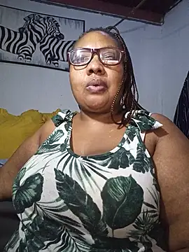 Snapshot of YELLOW_BONE chatting on 05-09-26, 09:18 YELLOW BONE online show from 05-09-26, 09:18