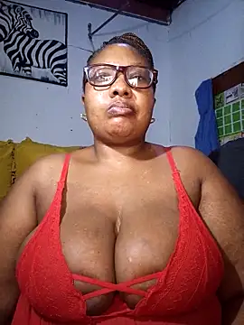 Snapshot of YELLOW_BONE chatting on 04-24-26, 09:06 YELLOW BONE online show from 04-24-26, 09:06