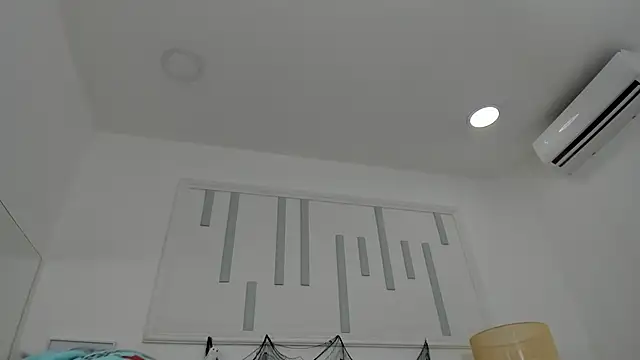 veronica salas online show from 10-31-25, 09:11