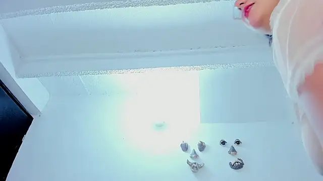 NayaWayne online show from 02-13-25, 09:27