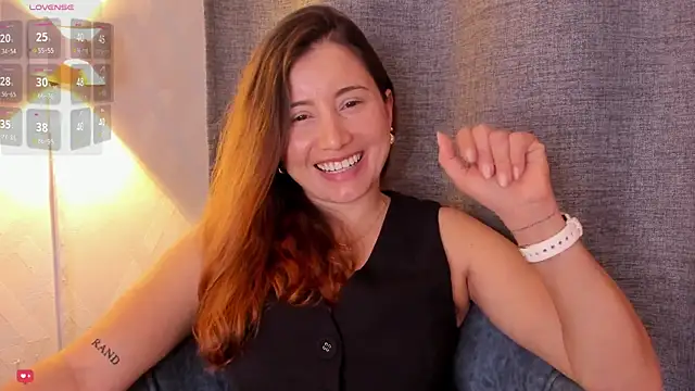 Angela smile online show from 12-18-24, 04:28