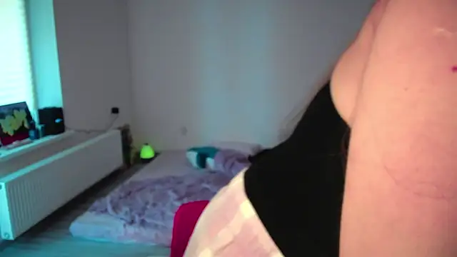 JuicyHelenX online show from 04-14-26, 04:12