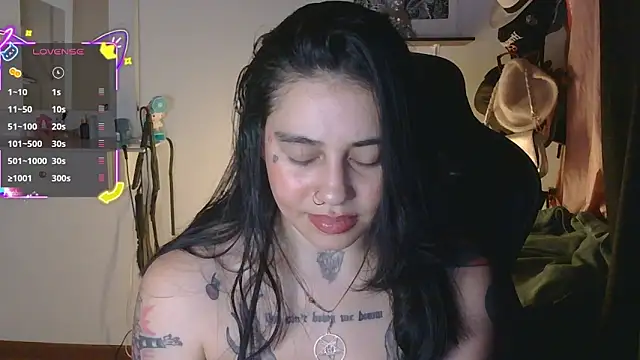 Snapshot of val_bardot chatting on 06-05-26, 02:49 val bardot online show from 06-05-26, 02:49