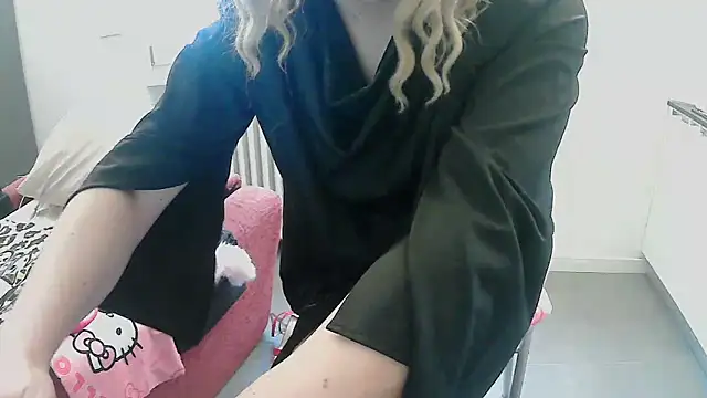 CristinaTrav online show from 02-10-26, 03:00