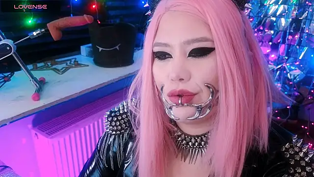 wickedxqueen online show from 02-08-25, 05:29