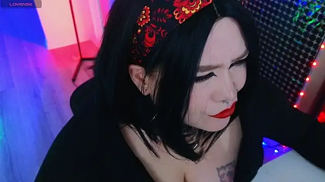 Snapshot of wickedxqueen chatting on 06-27-26, 12:55 wickedxqueen online show from 06-27-26, 12:55