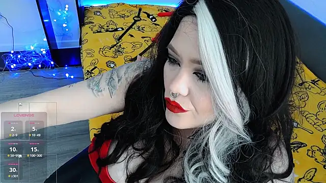 Snapshot of wickedxqueen chatting on 04-23-26, 04:19 wickedxqueen online show from 04-23-26, 04:19