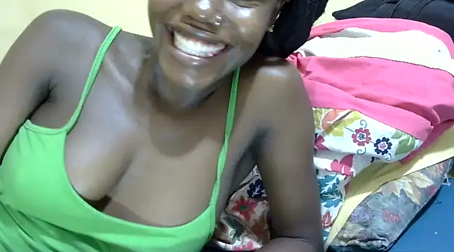 Snapshot of Slender-simple1 chatting on 02-23-25, 06:23 Slender-simple1 online show from 02-23-25, 06:23