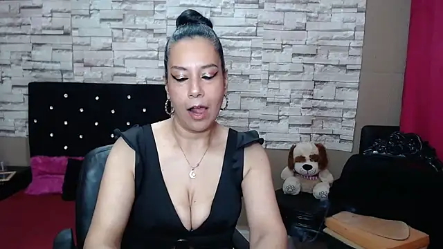 MarianaNight02 online show from 12-15-25, 04:29