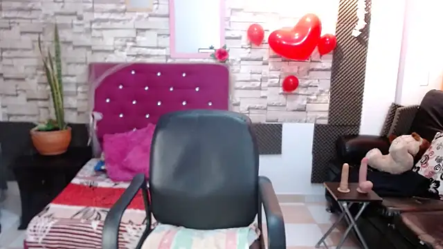 MarianaNight02 online show from 02-18-25, 08:25