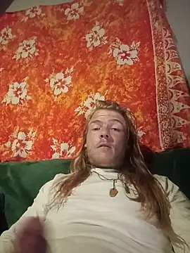 Snapshot of Salted_Playday chatting on 10-31-25, 02:19 Salted Playday online show from 10-31-25, 02:19