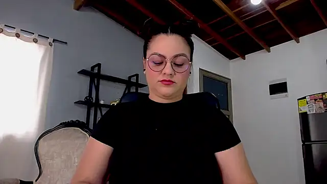 Snapshot of maela1 chatting on 09-14-25, 03:34 maela1 online show from 09-14-25, 03:34