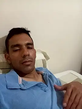 JohanyLatino online show from 04-04-26, 03:35