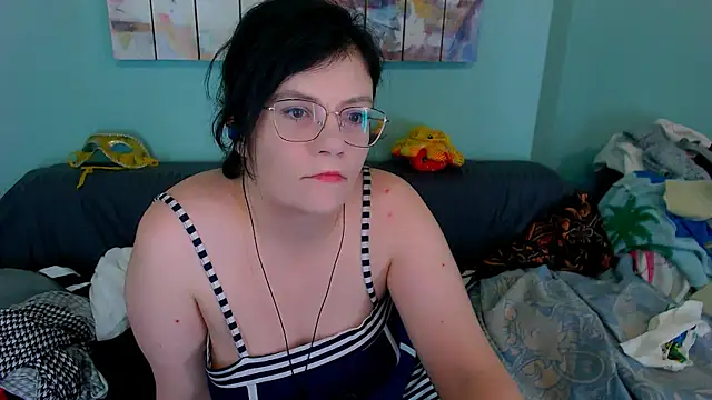 EverlyRays online show from 04-12-26, 10:24