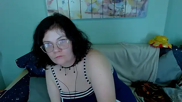 Snapshot of EverlyRays chatting on 07-18-26, 11:02 EverlyRays online show from 07-18-26, 11:02