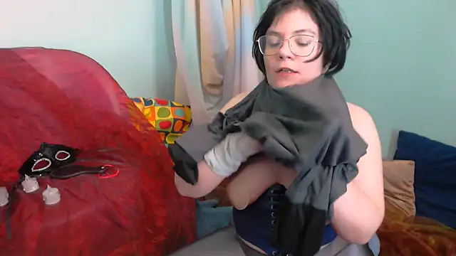 EverlyRays online show from 12-15-25, 05:24