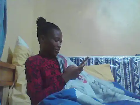 Snapshot of Smillie_prety chatting on 04-24-26, 03:52 Smillie prety online show from 04-24-26, 03:52