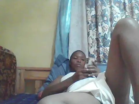 Snapshot of Smillie_prety chatting on 07-16-26, 01:41 Smillie prety online show from 07-16-26, 01:41