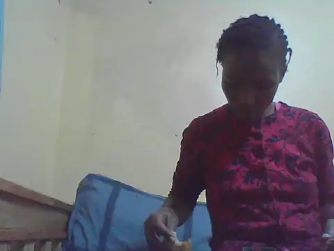 Snapshot of Smillie_prety chatting on 05-17-26, 05:13 Smillie prety online show from 05-17-26, 05:13