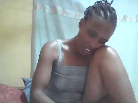 Snapshot of Smillie_prety chatting on 07-25-26, 04:46 Smillie prety online show from 07-25-26, 04:46