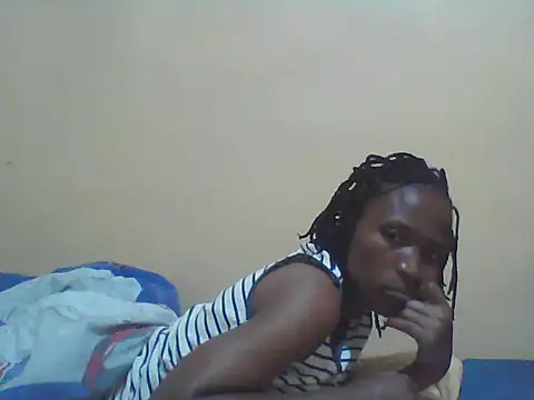 Smillie prety online show from 12-21-25, 05:36