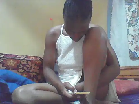 Snapshot of Smillie_prety chatting on 06-16-26, 06:46 Smillie prety online show from 06-16-26, 06:46