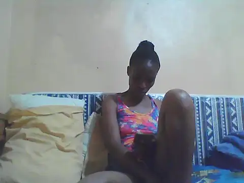 Snapshot of Smillie_prety chatting on 04-23-26, 03:35 Smillie prety online show from 04-23-26, 03:35