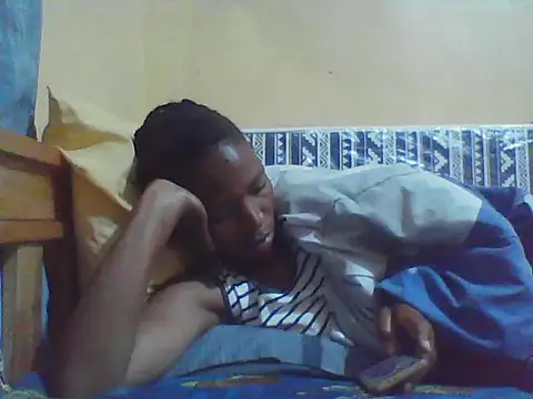 Snapshot of Smillie_prety chatting on 05-16-26, 03:27 Smillie prety online show from 05-16-26, 03:27