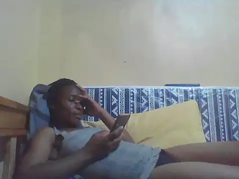 Snapshot of Smillie_prety chatting on 05-12-26, 05:19 Smillie prety online show from 05-12-26, 05:19