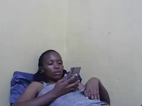 Snapshot of Smillie_prety chatting on 03-14-25, 05:46 Smillie prety online show from 03-14-25, 05:46