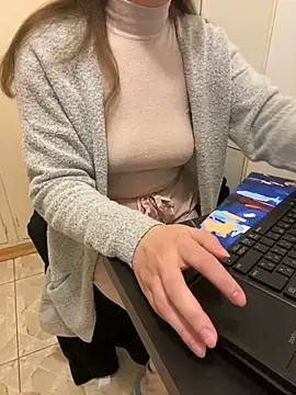 AlisaaRose online show from 03-12-25, 07:25
