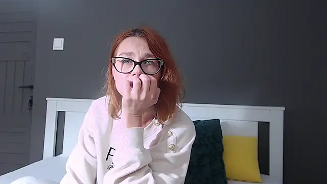 Snapshot of AugustStormS chatting on 09-17-25, 06:32 AugustStormS online show from 09-17-25, 06:32