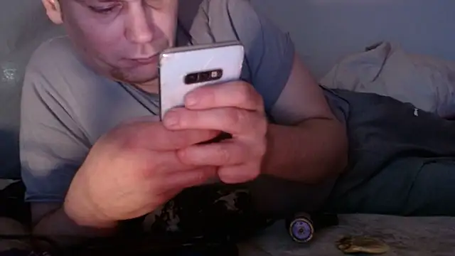 Snapshot of ACABFTP chatting on 12-18-24, 03:15 ACABFTP online show from 12-18-24, 03:15