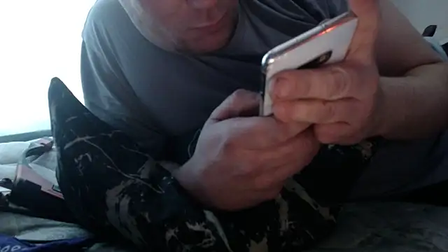 Snapshot of ACABFTP chatting on 12-18-24, 05:42 ACABFTP online show from 12-18-24, 05:42