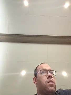 steviebigdick1992 online show from 11-12-25, 01:37