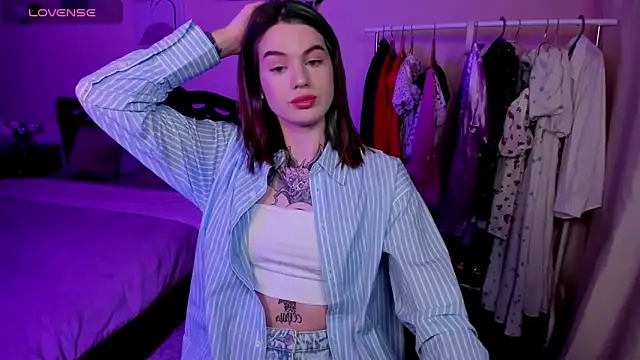 NikkieKatty online show from 03-19-25, 05:06