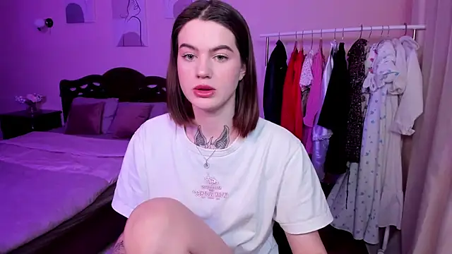 NikkieKatty online show from 01-22-25, 08:06