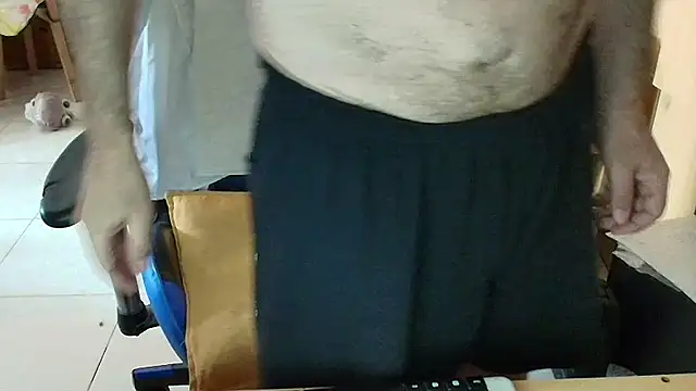 Snapshot of angelgarcia269 chatting on 02-12-26, 01:55 angelgarcia269 online show from 02-12-26, 01:55