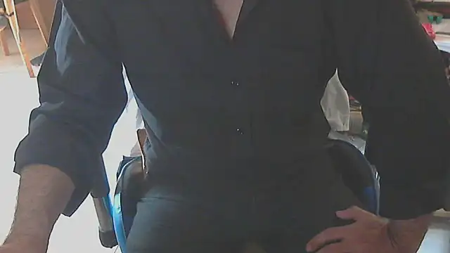 Snapshot of angelgarcia269 chatting on 10-11-25, 01:01 angelgarcia269 online show from 10-11-25, 01:01