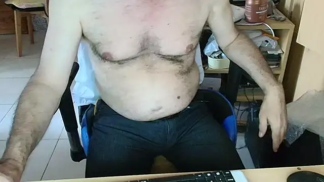 Snapshot of angelgarcia269 chatting on 02-19-26, 11:40 angelgarcia269 online show from 02-19-26, 11:40